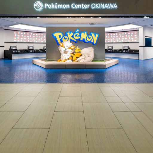 Pokémon Center Okinawa背卡
